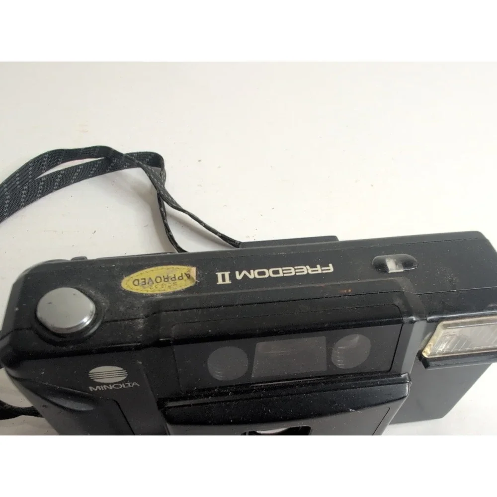 Vintage Minolta Freedom II 35mm Camera - Black